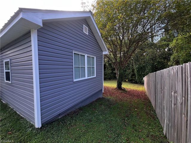 1020 Frank Street, Mount Airy, NC 27030