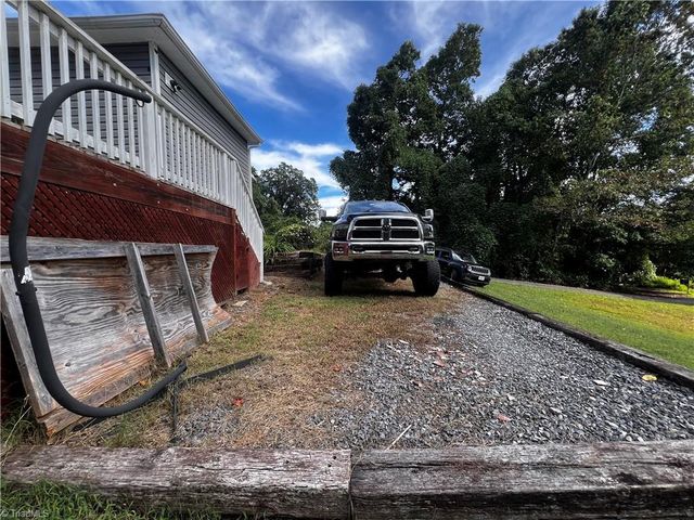 1020 Frank Street, Mount Airy, NC 27030