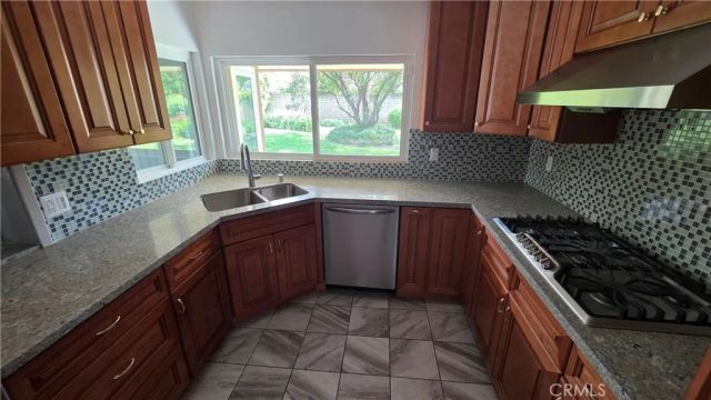 10126 Vanalden, Northridge, CA 91324