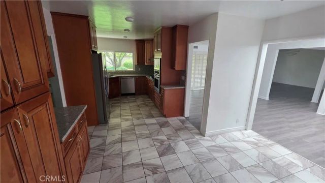 10126 Vanalden, Northridge, CA 91324