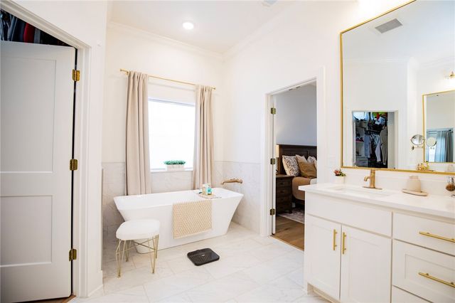 2704 Nova Avenue, Lowell, AR 72745