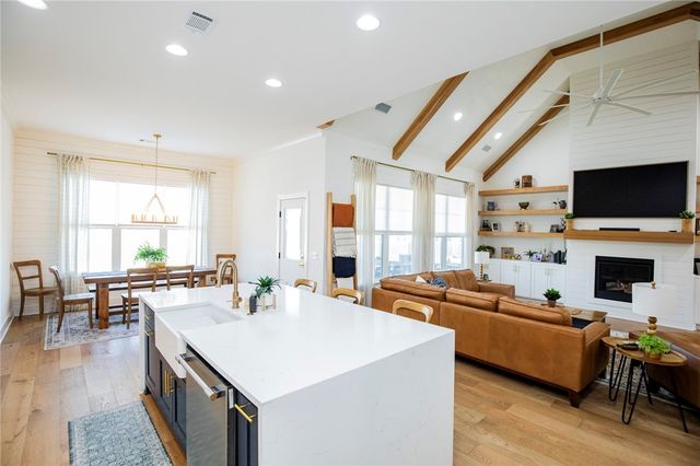 2704 Nova Avenue, Lowell, AR 72745