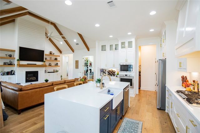 2704 Nova Avenue, Lowell, AR 72745