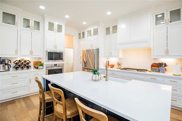 2704 Nova Avenue, Lowell, AR 72745