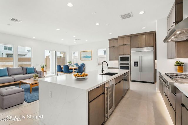 7392 W GAMBIT Trail, Peoria, AZ 85383