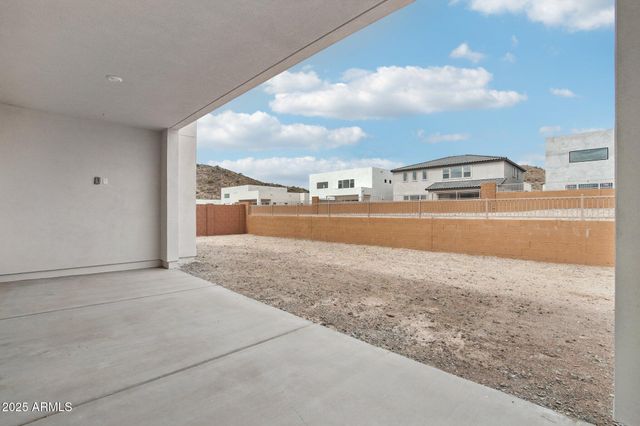 7392 W GAMBIT Trail, Peoria, AZ 85383