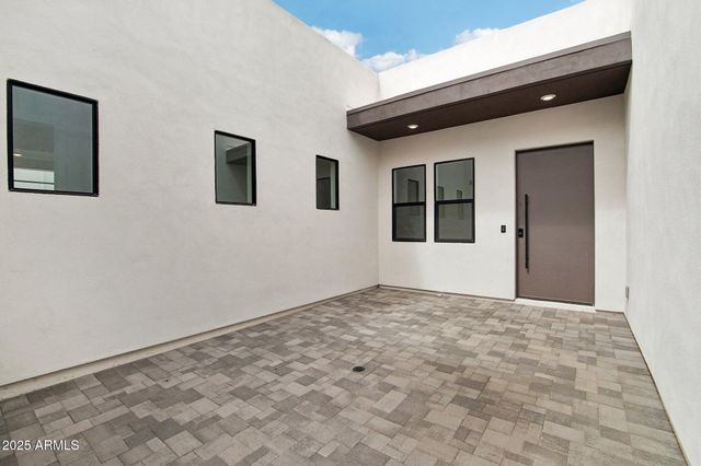 7392 W GAMBIT Trail, Peoria, AZ 85383