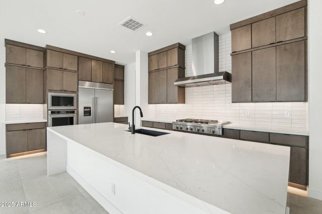 7392 W GAMBIT Trail, Peoria, AZ 85383