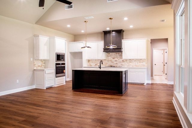128 Oak Springs Lane, Weatherford, TX 76087
