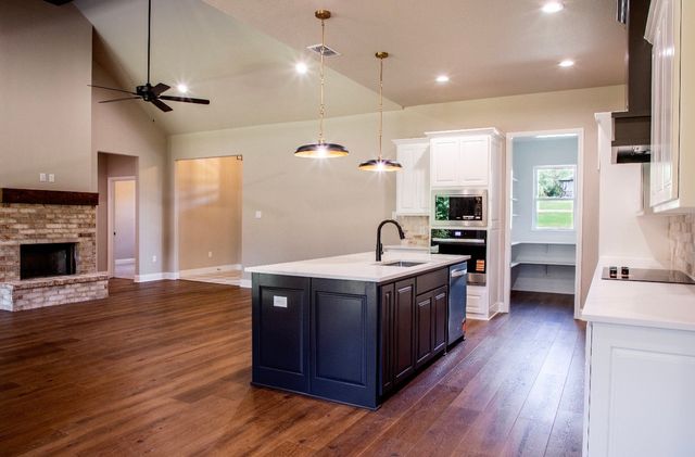 128 Oak Springs Lane, Weatherford, TX 76087