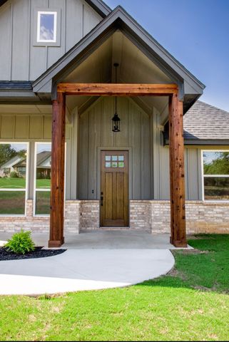 128 Oak Springs Lane, Weatherford, TX 76087