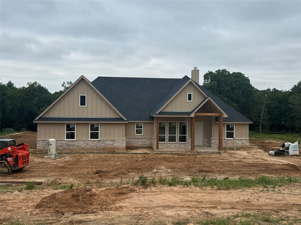 128 Oak Springs Lane, Weatherford, TX 76087