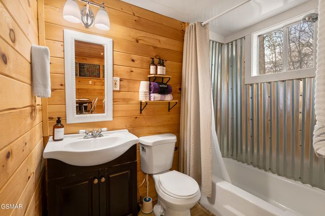 1638 S Mountain View Road, Sevierville, TN 37876