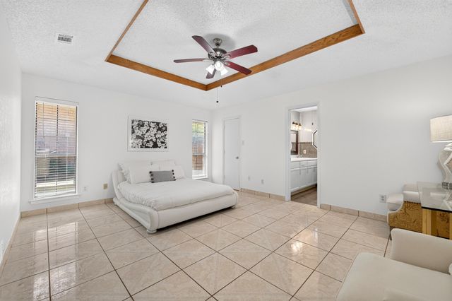 923 Moore Street, Cedar Hill, TX 75104