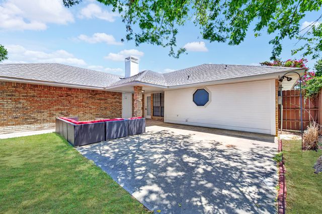 923 Moore Street, Cedar Hill, TX 75104