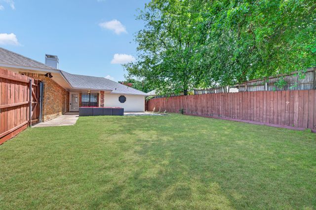 923 Moore Street, Cedar Hill, TX 75104