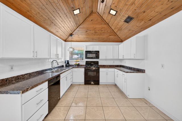 923 Moore Street, Cedar Hill, TX 75104