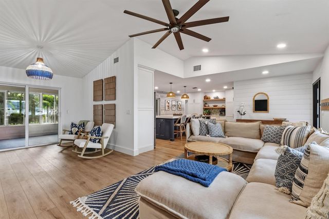 46 DOGWOOD Ridge, Tequesta, FL 33469