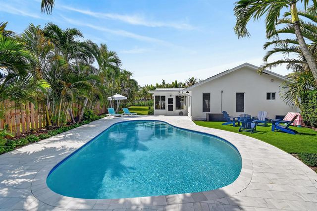 46 DOGWOOD Ridge, Tequesta, FL 33469