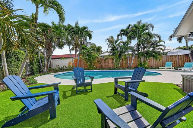 46 DOGWOOD Ridge, Tequesta, FL 33469
