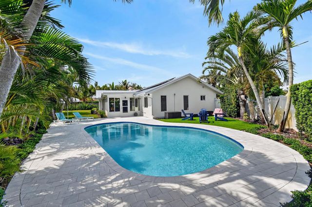 46 DOGWOOD Ridge, Tequesta, FL 33469