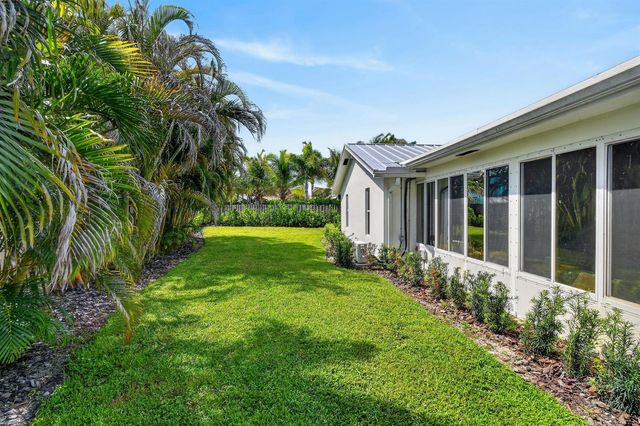 46 DOGWOOD Ridge, Tequesta, FL 33469