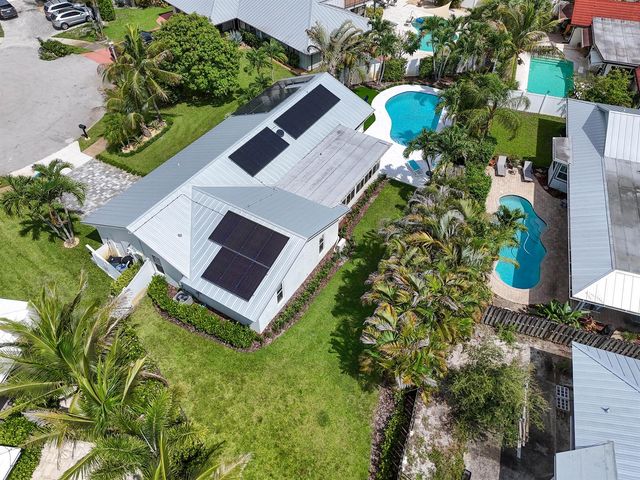 46 DOGWOOD Ridge, Tequesta, FL 33469