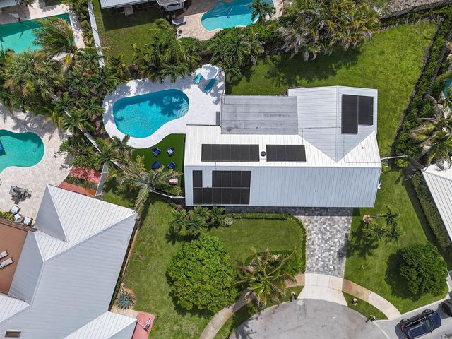 46 DOGWOOD Ridge, Tequesta, FL 33469