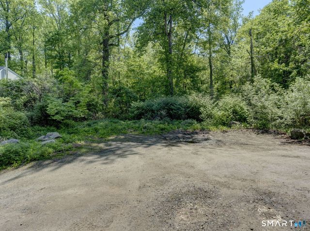 18 Brook Trail, East Hampton, CT 06424