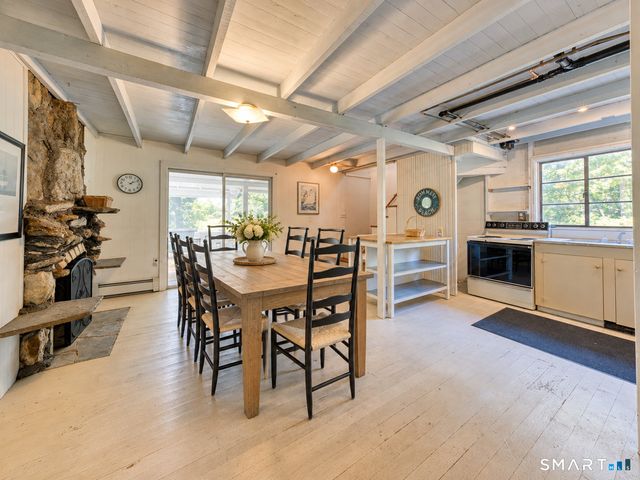18 Brook Trail, East Hampton, CT 06424