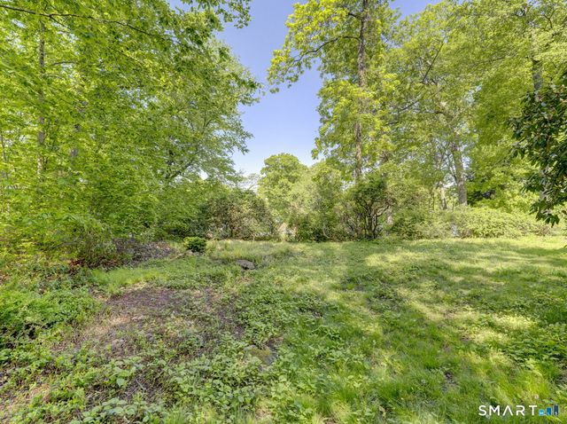 18 Brook Trail, East Hampton, CT 06424