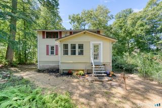 18 Brook Trail, East Hampton, CT 06424