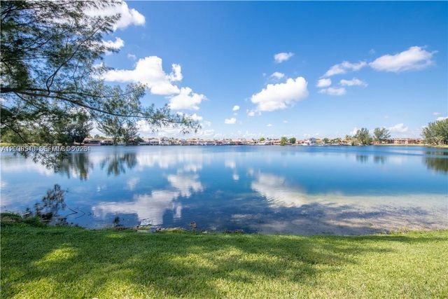 2540 W 67th Place 20428, Hialeah, FL 33016