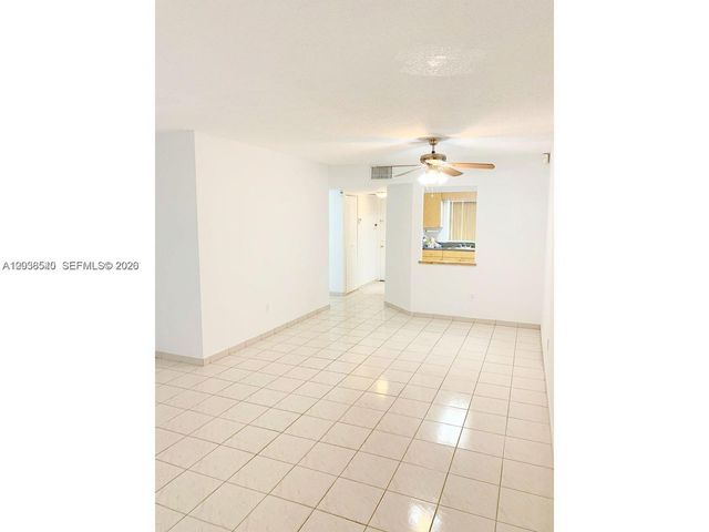 2540 W 67th Place 20428, Hialeah, FL 33016