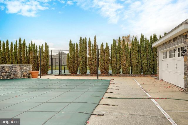 75 PRESIDENTS DRIVE, Mechanicsburg, PA 17050