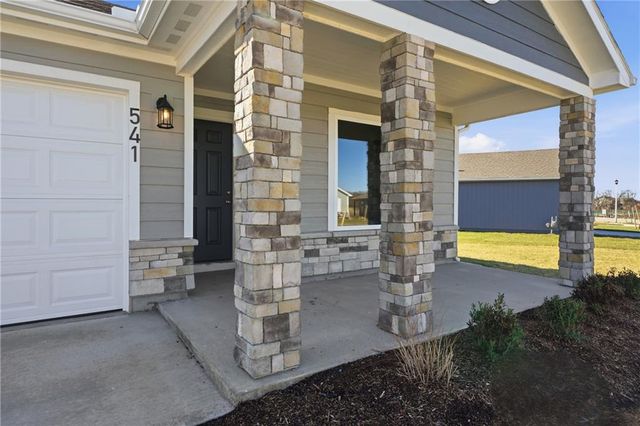 628 W Bluebird Street, Gardner, KS 66030