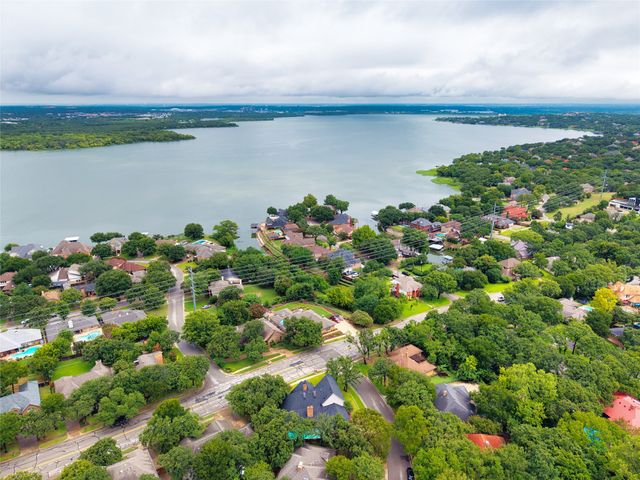 6512 Shorewood Drive, Arlington, TX 76016