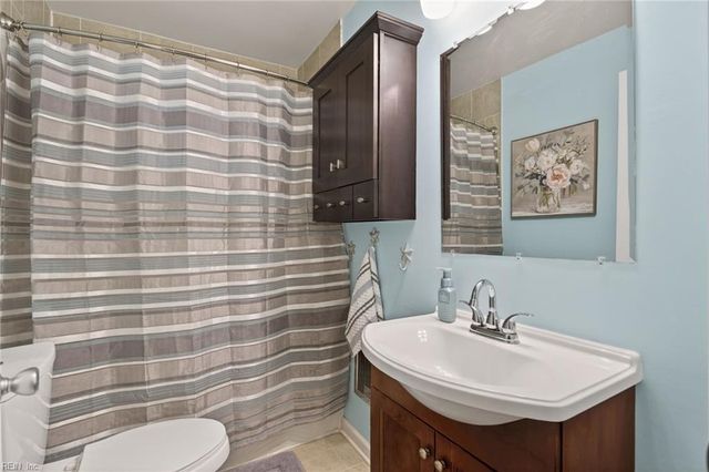 12 Warren DR, Portsmouth, VA 23701