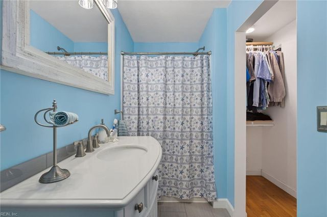 12 Warren DR, Portsmouth, VA 23701