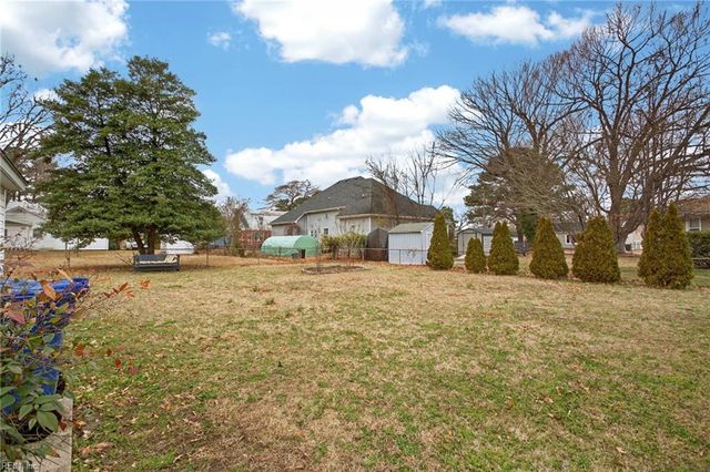 12 Warren DR, Portsmouth, VA 23701