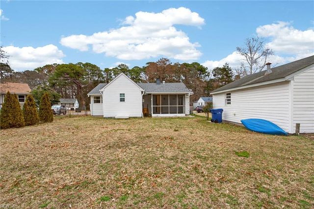 12 Warren DR, Portsmouth, VA 23701