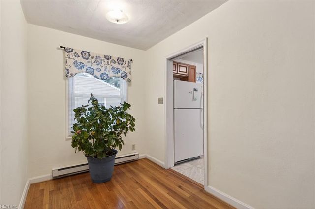 12 Warren DR, Portsmouth, VA 23701