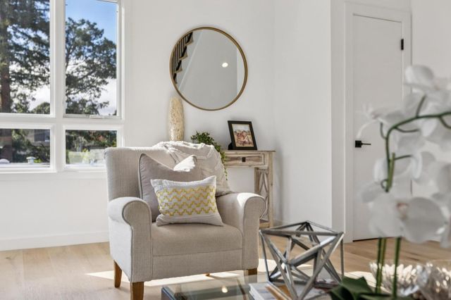 1433 Floribunda Avenue 8, Burlingame, CA 94010