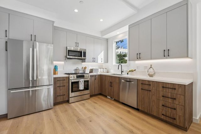 1433 Floribunda Avenue 8, Burlingame, CA 94010