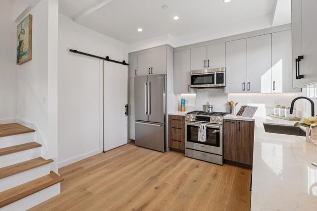 1433 Floribunda Avenue 8, Burlingame, CA 94010