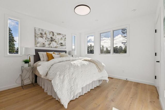 1433 Floribunda Avenue 8, Burlingame, CA 94010