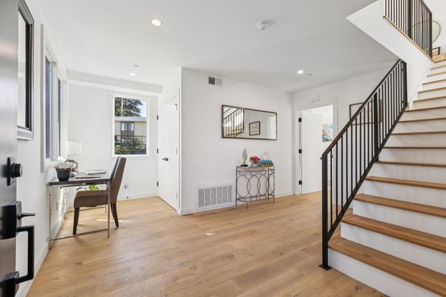 1433 Floribunda Avenue 8, Burlingame, CA 94010