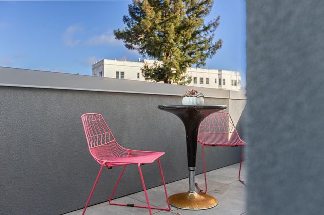 1433 Floribunda Avenue 8, Burlingame, CA 94010