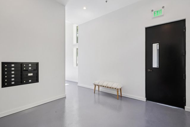 1433 Floribunda Avenue 8, Burlingame, CA 94010