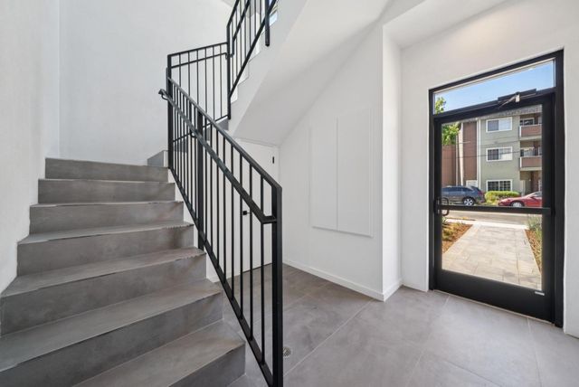 1433 Floribunda Avenue 8, Burlingame, CA 94010